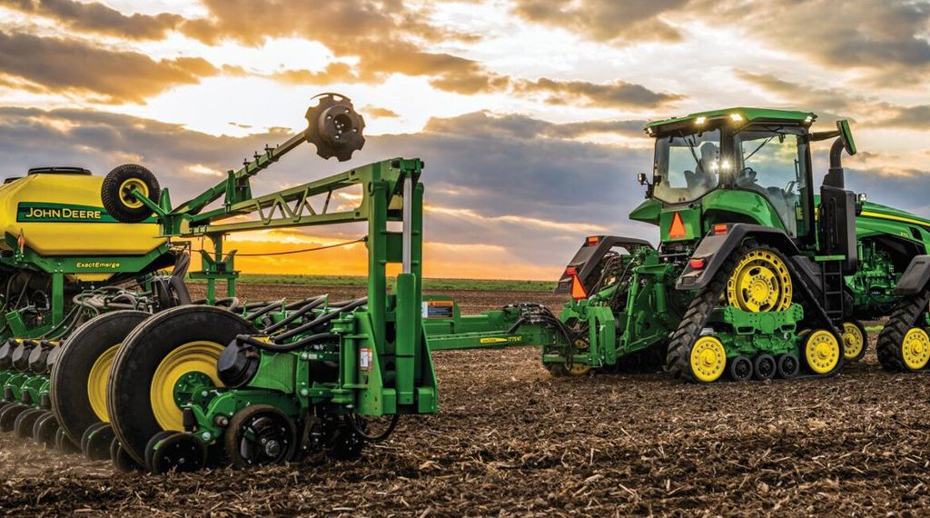 John Deere está invirtiendo en tecnología satelital