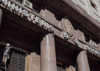 La BCR se expidió sobre el decreto nacional que obliga a entes estatales a vender o canjear sus tenencias de títulos públicos en dólares