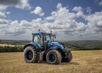 Presentaron el primer tractor utilitario ligero totalmente eléctrico
