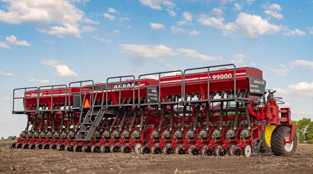 La gravedad hace la diferencia de las sembradoras Apache en Expoagro 2024