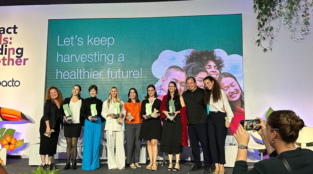 Bayer abre postulaciones para iniciativa que financia proyectos de mujeres enfocados en innovación social