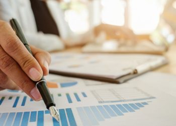 Baja de Tasas y Bolsa en Alza: ¿Oportunidades de Inversion?