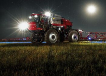 Las máquinas encienden «el sol nocturno» para extender las horas de trabajo