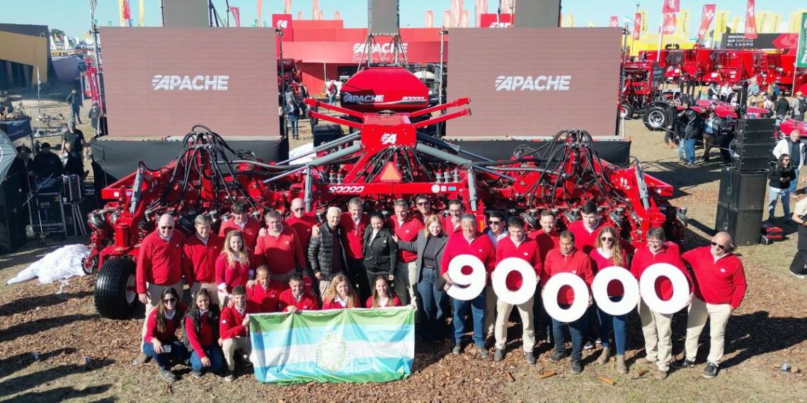 Innovación y eficiencia en siembra, se presentó en el marco de AGROACTIVA 2025 la nueva APACHE 90000AIR DRILL