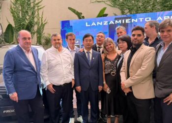 Orio Hnos. presente en la Avant Premiere – Experiencia Forthing