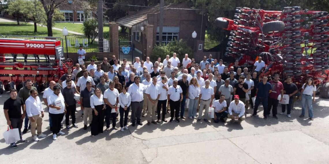 Mística, tecnología y «Fair Play»: Apache recalibró su fuerza comercial en una Pretemporada histórica de cara a sus 70 años