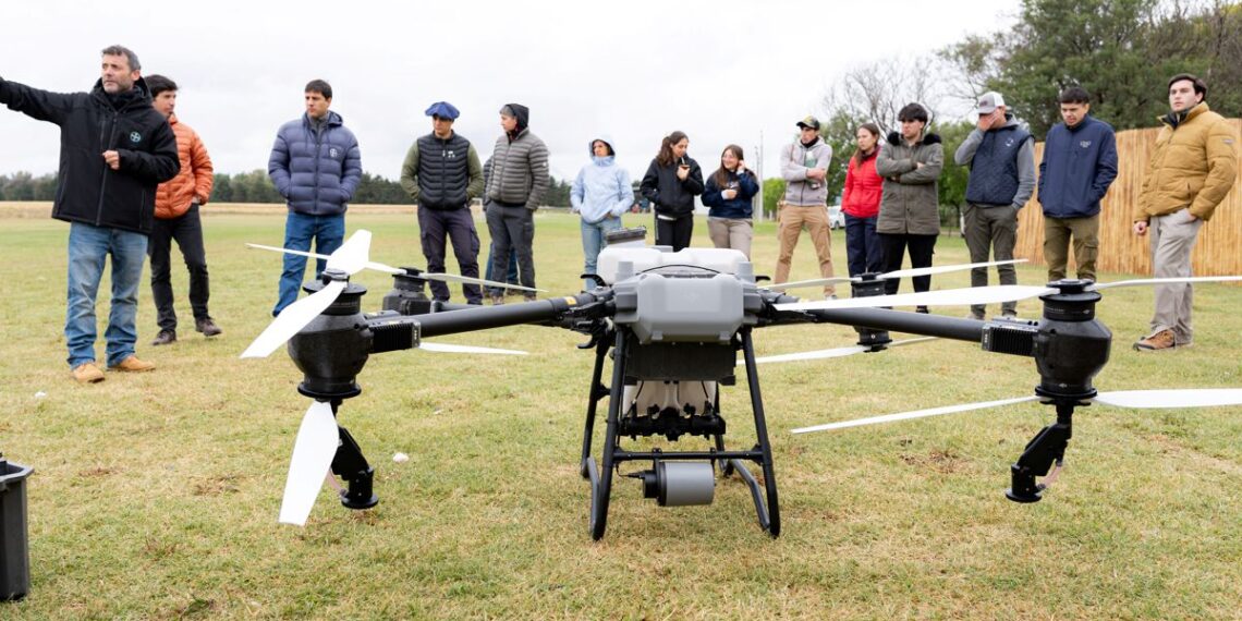 +Agro +Futuro: Bayer impulsa la tercera edición del programa que conecta a los jóvenes con la innovación y el agro