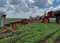 Gigante global cierra alianza con DeepAgro para incorporar de fábrica su IA en sus máquinas