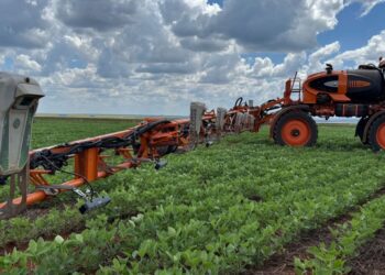 Gigante global cierra alianza con DeepAgro para incorporar defábrica su IA en sus máquinas
